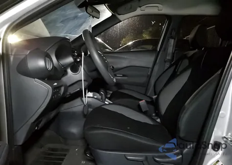 2020 Nissan Kicks S z USA, uszkodzony, nr VIN 552963